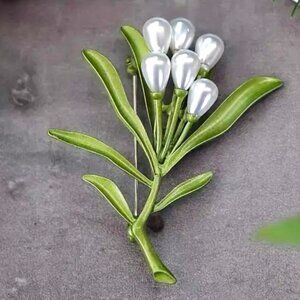 Pearl Flower Bouquet Brooch Pin Stylish Leaves Enamel Minimallist Simple